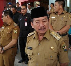 Hanya Gara Gara Terima Handuk Herman HN Tega  Pecat Kepala Sekolah