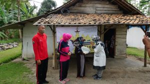 Istri Pj Bupati Lamsel Bantu Masyarakat Kurang Mampu