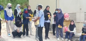 Herman HN Pecat Kepsek SMP 16, Hanya Gara Gara Terima Handuk Dari Calon Walikota Saat Olahraga