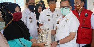 Dihari ke 4, Pemkab Lamsel Kembali Bagikan Paket Beras di Lima Kecamatan