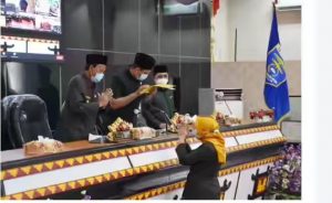 DPRD Kota Metro Gelar Sidang Paripurna Mengenai Pandangan Umum Fraksi-fraksi dan Jawaban Walikota Metro