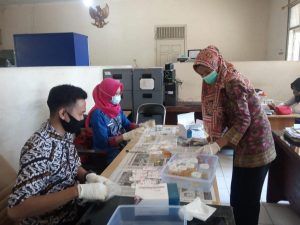 Badan Narkotika Nasional Kabupaten Lamsel Lakukan  Tes Urine Seluruh Pegawai Diskominfo Pemkab Lamsel