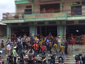 TIm Pemenagan Rycko  Minta Polisi Tangkap  Perusak Bener Paslon Rycko -Jos