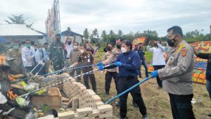 Polres Lamsel Musnahkan Barang Haram Hasil Tangkapan