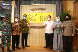 Bank Lampung Dukung Pengrajin Batik Lampung