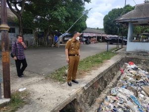 Sidak Dermaga Bom, Wakil Bupati Lamsel Kaget Banyak Sampah Berserakan