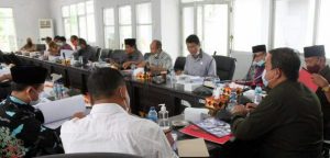 Bersama DPRD Lamssl Tim Bapemperda Bahas Draf Ranperda BUMD