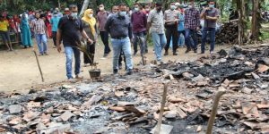 Nanang Tinjau Rumah Warga Tanjung Sari Yang Terbakar