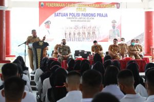 Bupati Lamsel Tepis Isu Ada Permainan Uang Dalam Penerimaan Pol PP