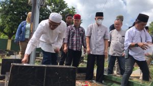 Doakan Tokoh Pers Lampung, PWI Lampung Kunjungi Makam Solfian Akhmad dan HM Harun Muda Indarajaya