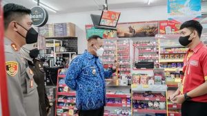 Minyak Goreng Langka, Bupati Lamsel Sidak Sejumlah Pasar Modern