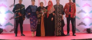 Kain Khas Lamsel Jadi Andalan Dalam Pagelaran Busana Fashion Trunk 2022