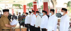 Bupati Lamsel Lantik Pengurus Baznaz Periode 2022-2027