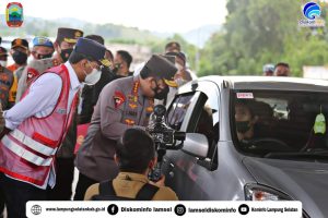 Bupati Lamsel Dampingi Menhub dan Kapolri  Tinjau Arus Balik Pelabuhan Bakauheni