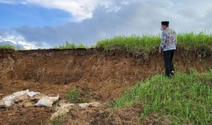 Ada Laporan Masyarakat, Walikota Metro Langsung Cek Tanggul Yang Jebol
