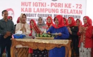 Winarni Nanang Ermanto hadiri acara HUT Ikatan Guru Taman Kanak