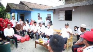 Nanang Ermanto Bantu Bedah Rumah Waraga Kecamatan Ketapang
