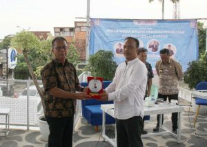 Ketua DPRD Lampung Terima Anugrah Dari SMSI