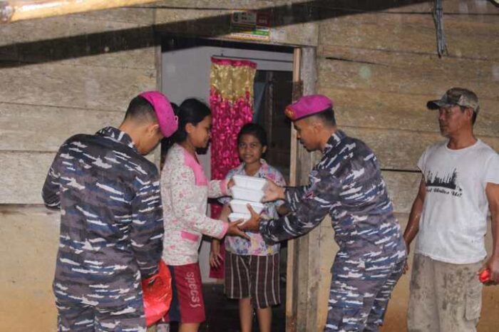 Brigif 4 Mar/BS Rutin Lakukan Jumat Berkah Guna Tingkatkan Kepedulian Masyarakat Daerah Pesiair