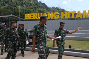 Danbrigif 4 Mar/BS Tinjau Kesiapan Batalyon Marinir Teladan
