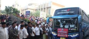 Sekda lamsel Lepas Keberangkatan 427 Calon Jemaah Haji Asal Lamsel Tahun 2023 Menuju Tanah Suci