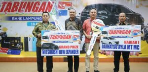 Nasabah KCP Kartini Raih Grand Prize Undian Tabungan Lokal Bank Lampung