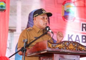 Sambut HUT RI ke 78, Bupati Lamsel Himbau ASN Dan Masyarakat Pasang Bendera