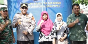PTPN VII—Polda Lampung Serahkan Fasilitas Air Bersih