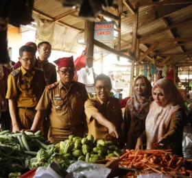 Tim Gabungan Pemkab Lampung Selatan Pantau Harga Sembako di Sejumlah Pasar Jelang Nataru