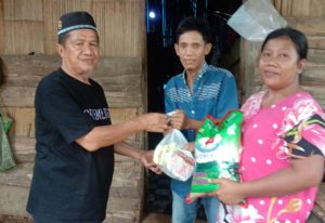 Anggota DPRD Kabupaten Waykanan Mulyadi Rahman SH Bantu Warga Kurang Mampu