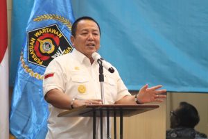 Gubernur Hadiahi Umroh Untuk Peserta UKW Terbaik