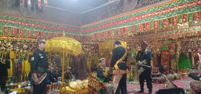 Prof. Mahfud MD Diberi Gelar Adok Batin Sai Bani  Ni Hukum Oleh Pangeran Edwarsyah Pernong