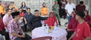 Terharu, Saidah Warga Desa Sidoasih Terima Bantuan Bedah Rumah Dari Bupati Lampung Selatan H. Nanang Ermanto
