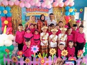 Hendra Kepala Kampung Gunung Sari  Hadiri Penamatan dan Perpisahan Anak Didik TK Al Marifah