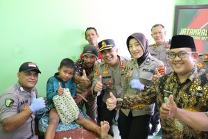 Hari Bhayangkara Ke 78, Polres Way Kanan Bakti Sosial Sunatan Massal di Negara Batin