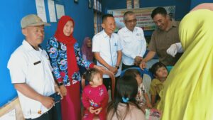 Pelaksanaan Pekan Imunisasi  Nasional (PIN) Di Kampung  Gunung Sari Kecamatan Gunung Labuhan