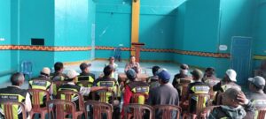 Pererat Silaturahmi, Bhabinkamtibmas Sambangi Komunitas Ojek di Kasui