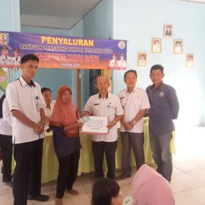 Kampung Kayu Batu Salurkan BLT DD Tahap Tiga Tahun 2024