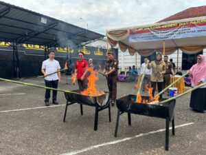 Pemusnahan Barang Bukti Perkara Tindak Pidana Umum Oleh Kejari Way Kanan Yang Telah Mempunyai Kekuatan Hukum Tetap (INKRACHT) Tahun 2024