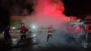 Pulang Hadiri Sosialisasi Calon Bupati, 3 Warga Lamsel Alami Luka Setelah Angkot Ditumpanginya Terbakar 