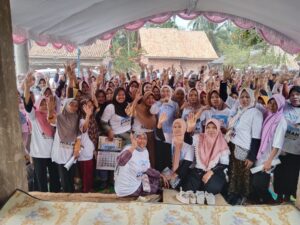 1 Hari Jelang Penetapan KPU, Balon Wabup Ayu Asalasiyah, S.Ked Kukuhkan Tim Amanah Emak-emak di Kecamatan Rebang Tangkas