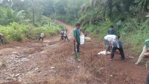 Kadus Dusun Dua Kampung Bonglai Pimpin Jumat Bersih