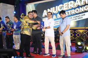 SMSI Lampung Terima Anugerah Be Strong dari Unila