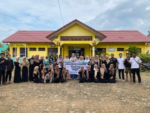 Ramadhan 1446 H, SMPN 2 Gunung Labuhan Bagikan 200 Paket Takjil Kepada Masyarakat dan Pengguna Jalan