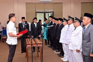 Bupati Egi Lantik Delapan Pejabat Administrator