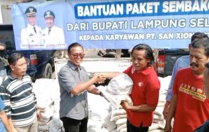 Bupati Lampung Selatan Salurkan Bantuan 336 Paket Sembako Untuk Karyawan PT San Xiong Steel Indonesia