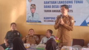 Jelang Idul Adha, Pemerintah Kampung Suka Negeri Salurkan BLT-DD Tahap II kepada 24 KPM