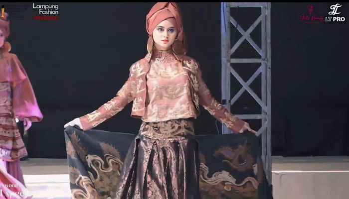 Putri Kebaya Etnik Lampung 2025, Azzahra Nur Ariyanti, Tampil Memukau di Lampung Fashion Tendance