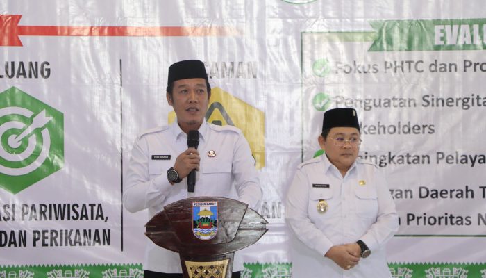 Refleksi Satu Tahun Pengabdian Bupati Dan Wakil Bupati Pesisir Barat