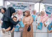 Kolaborasi TP. PKK, DWP, dan OPD Lampung Bagikan 300 Paket Takjil Ramadan